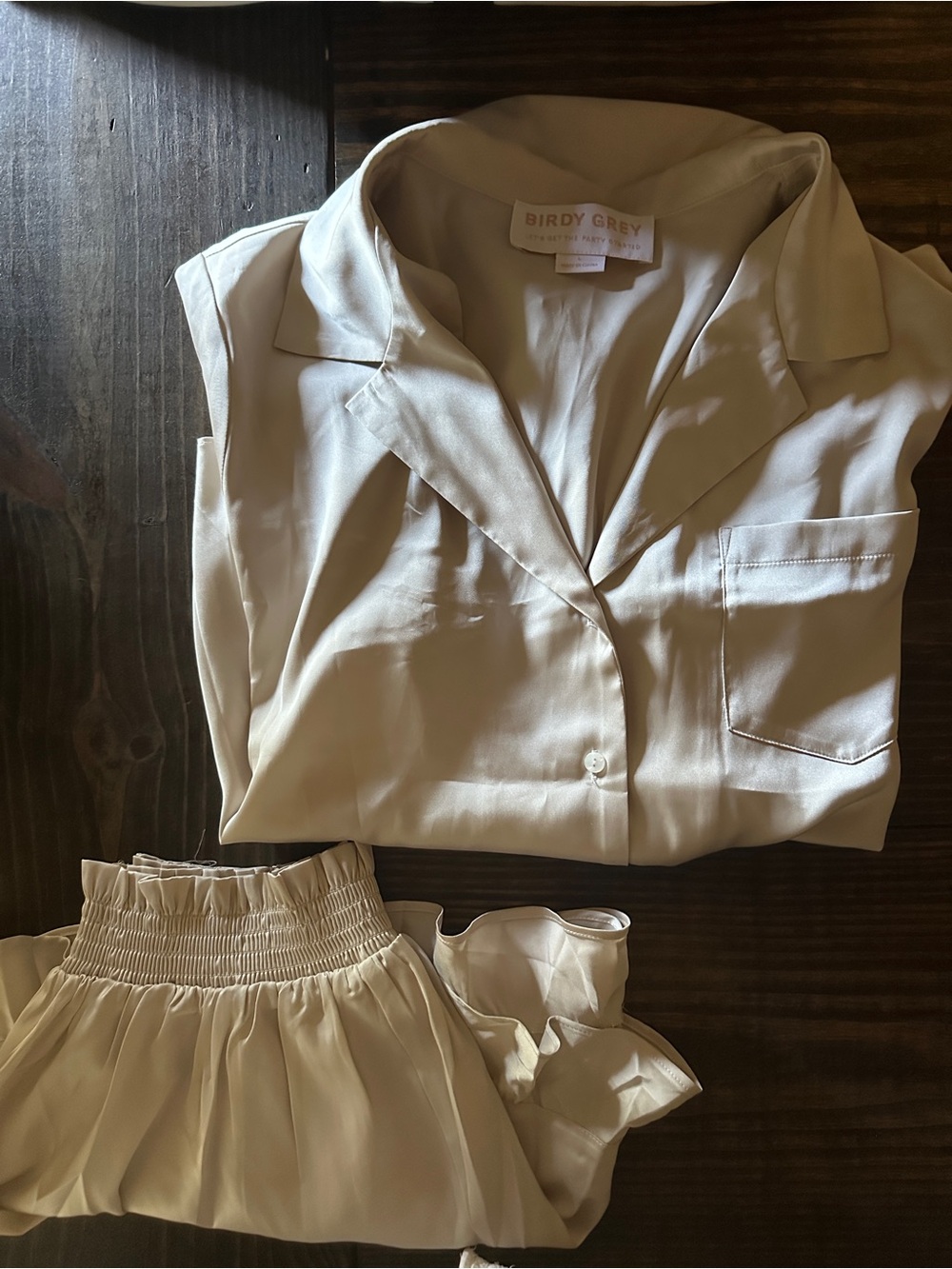 Birdy Grey NWOT Satin Pajamas Size L - Picture 2 of 2